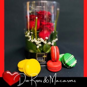 Duo Roses et macarons fleuristefoliole.com
