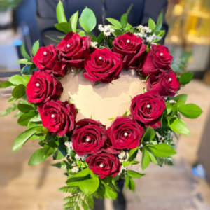 Foliole cœur en roses rouges