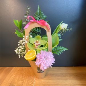 Bouquet en pot Mason dans un paquet de douceur floral! fleuristefoliole.com
