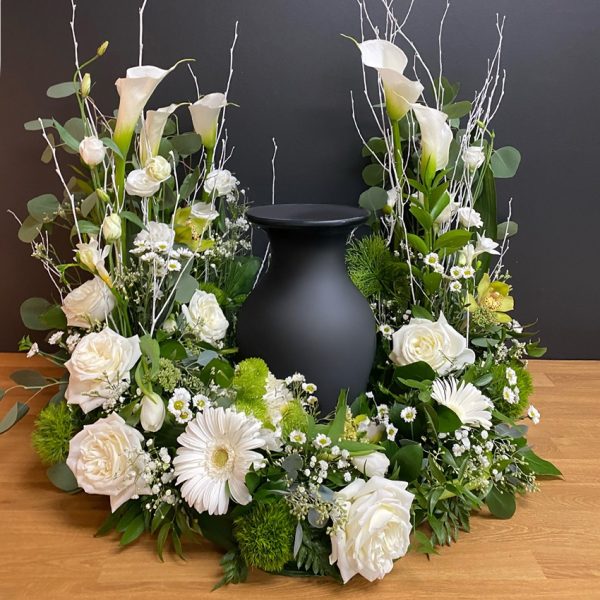 Urne Funéraire Couronne tendresse fleuriste foliole livraison de fleurs